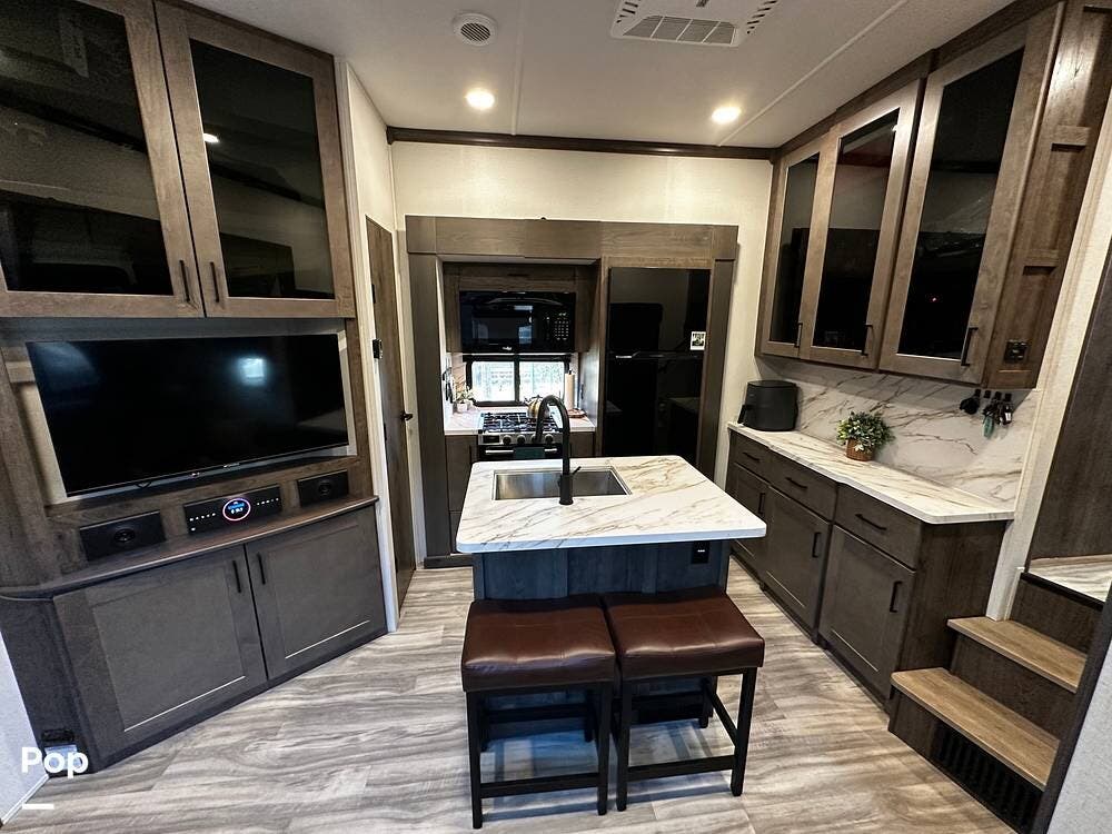 Used 2023 Alliance RV Valor 31A10 available in White Salmon, Washington