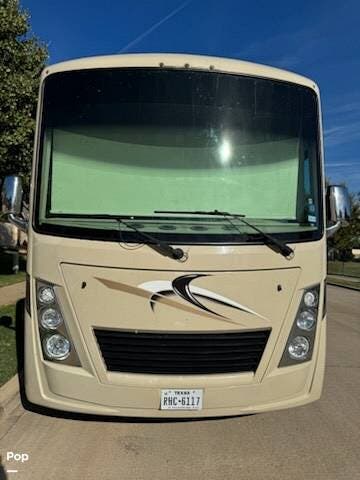 2019 Thor America Freedom Traveler A30 - Used Class A For Sale by Pop RVs in Mansfield, Texas features Slideout