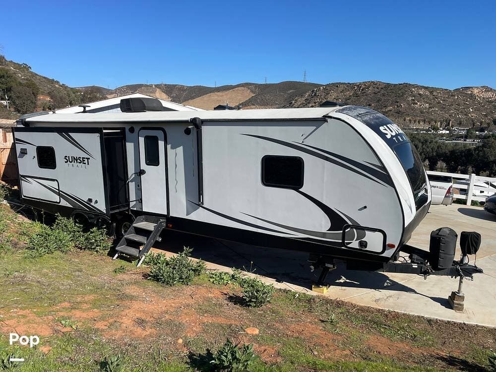 2018 Sunset Trail Grand Reserve 33CK by CrossRoads from Pop RVs in Lakeside, California