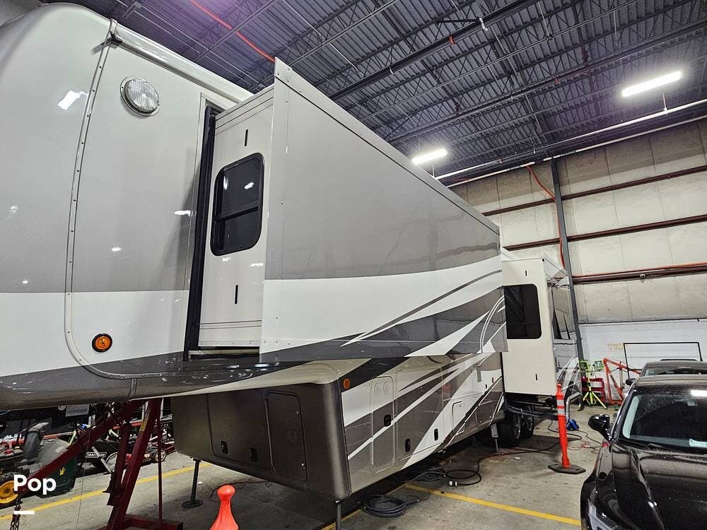 2020 Mobile Suites 41RKSB4 by DRV from Pop RVs in Secaucus, New Jersey
