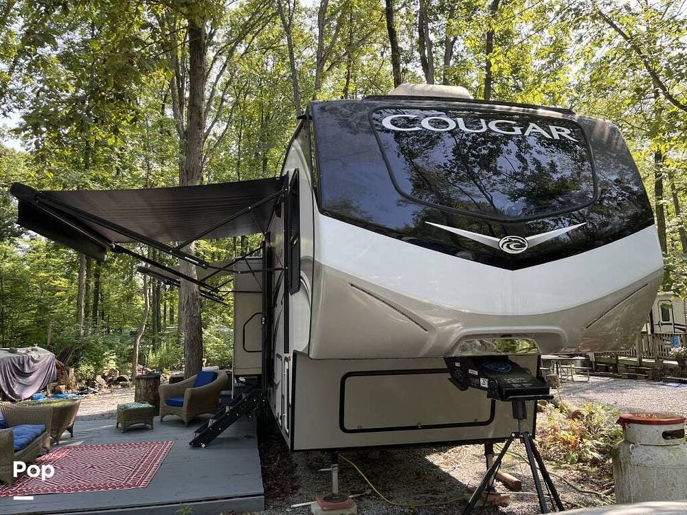 2022 Keystone Cougar 364BHL - Used Fifth Wheel For Sale by Pop RVs in Hamburg, Pennsylvania features Slideout, Air Conditioning, Awning, Leveling Jacks
