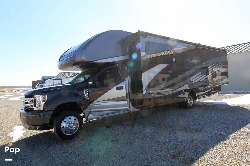 2019 Omni BB35 by Thor Motor Coach from Pop RVs in Xenia, Ohio