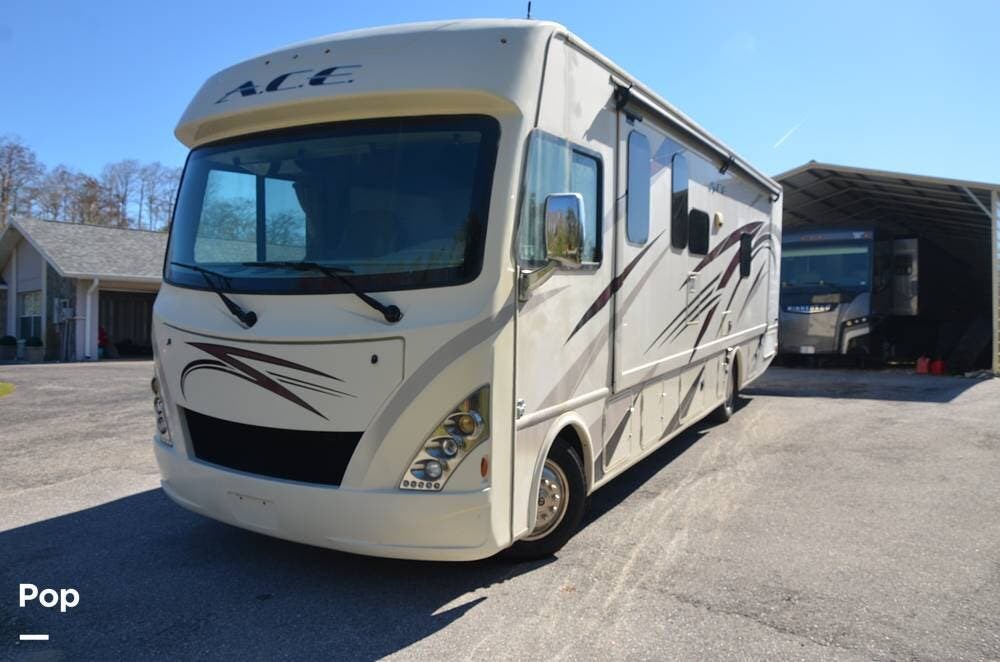 2018 Thor Motor Coach A.C.E. 32.1 - Used Class A For Sale by Pop RVs in New Port Richey, Florida features Leveling Jacks, Generator, Air Conditioning, Slideout, Awning