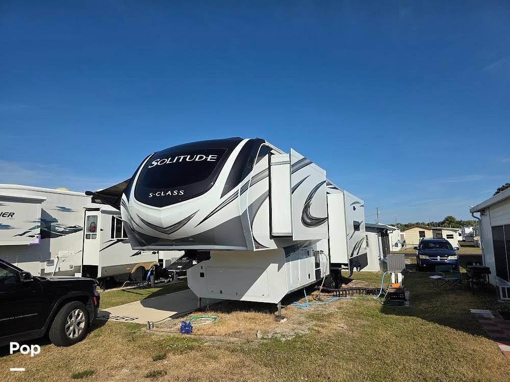 2021 Solitude 2930RL by Grand Design from Pop RVs in Sebring, Florida
