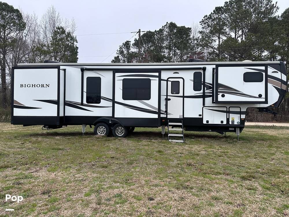 2021 Heartland Bighorn 3995FK - Used Fifth Wheel For Sale by Pop RVs in Four Oaks, North Carolina features Air Conditioning, Awning, Slideout