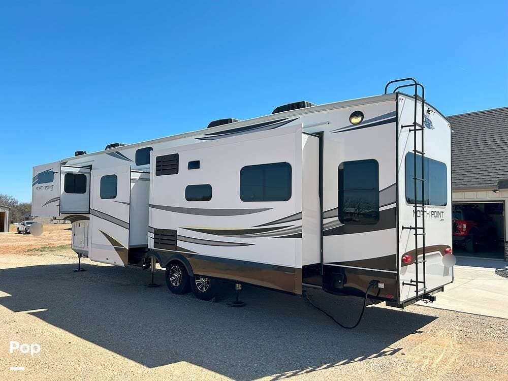 2022 North Point 377RLBH by Jayco from Pop RVs in Weatherford, Texas