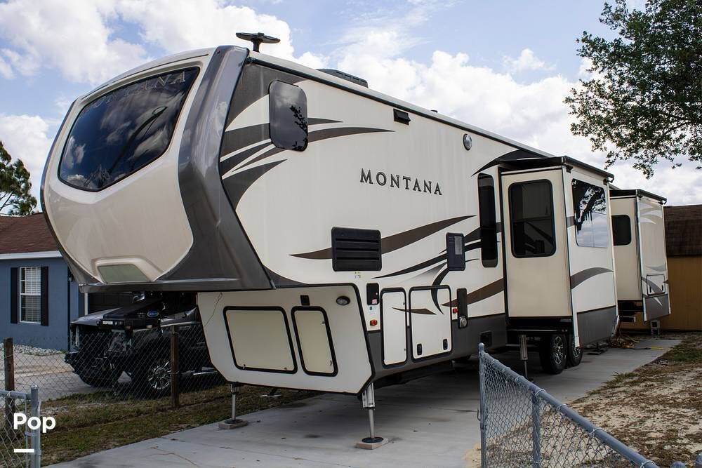 2018 Montana 3820FK by Keystone from Pop RVs in Babson Park, Florida