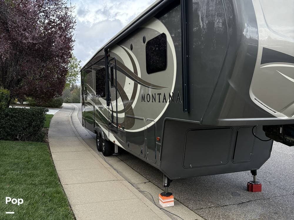 Used 2018 Keystone Montana Legacy 3560 RL available in Redding, California