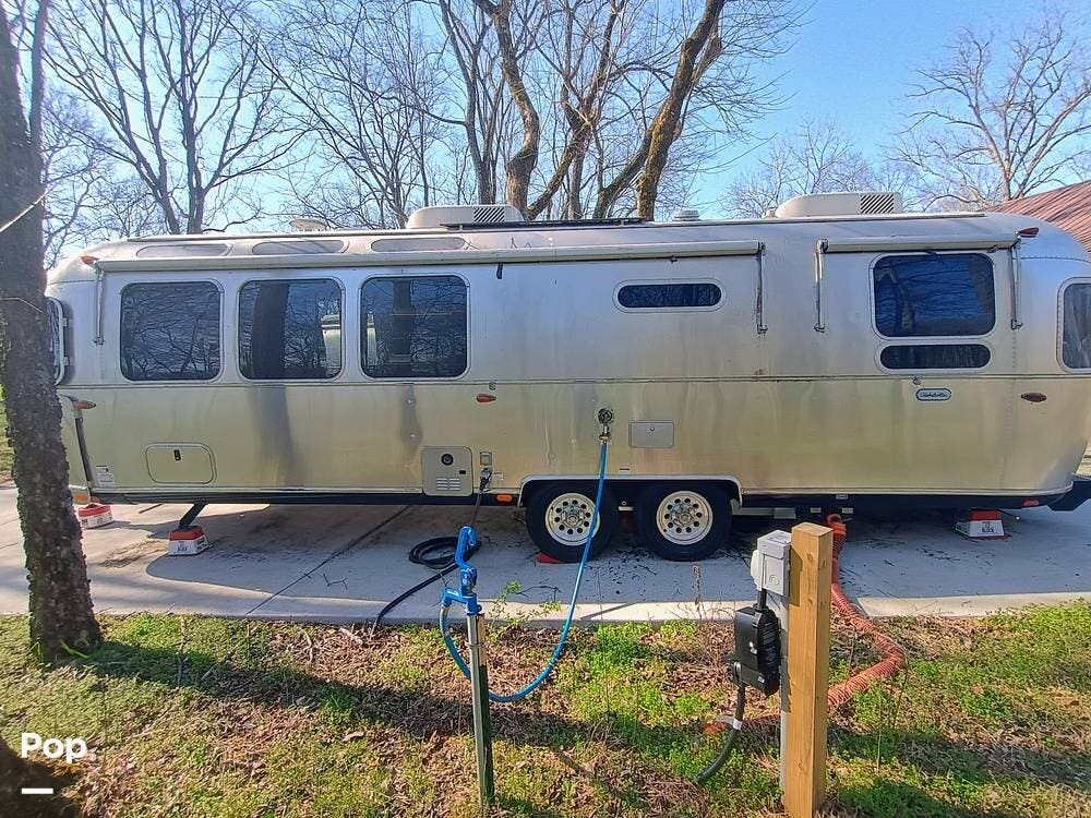 2023 Globetrotter 30RB by Airstream from Pop RVs in Arrington, Tennessee