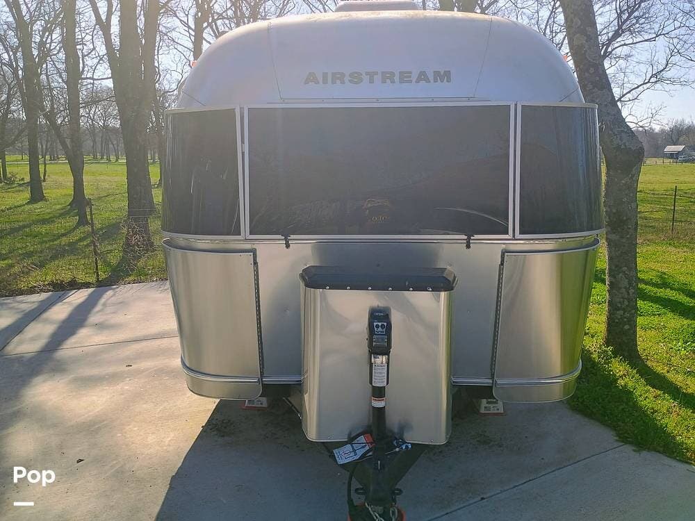 2023 Flying Cloud 25FB by Airstream from Pop RVs in Arrington, Tennessee