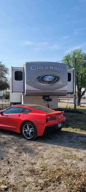 2021 Palomino Columbus 389FL - Used Fifth Wheel For Sale by Pop RVs in Abiline, Texas features Slideout, Leveling Jacks, Awning, Air Conditioning