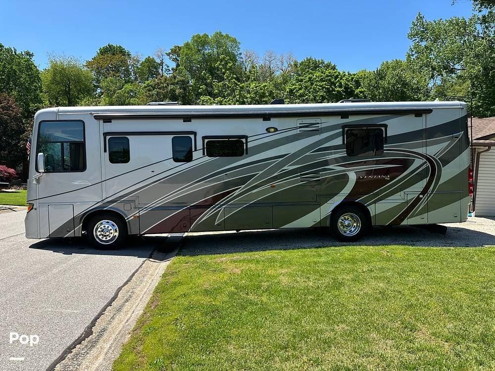 Used 2016 Newmar Ventana 3725 available in Collinsville, Illinois