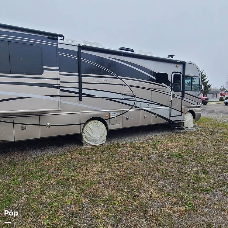 2015 Fleetwood Southwind 34A - Used Class A For Sale by Pop RVs in Akron, New York features Leveling Jacks, Awning, Air Conditioning, Slideout, Generator