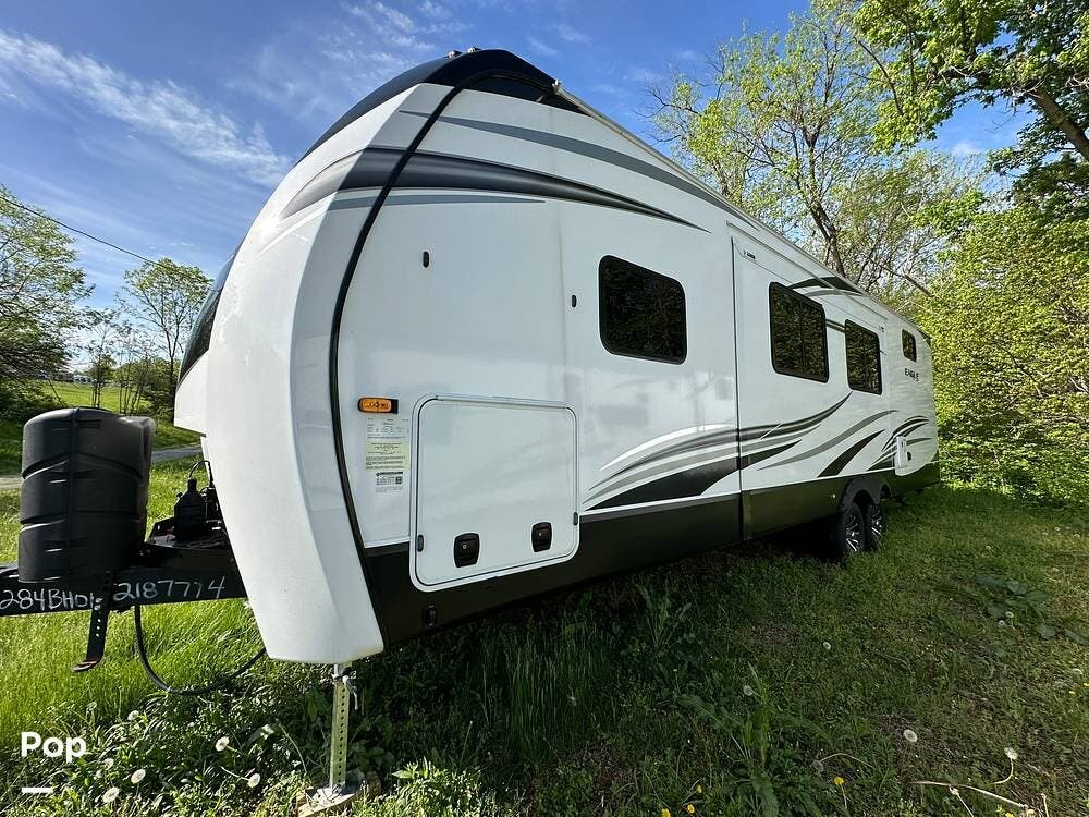 2023 Jayco Eagle 284BHOK - Used Travel Trailer For Sale by Pop RVs in Goshen, Kentucky features Slideout, Air Conditioning, Awning, Leveling Jacks