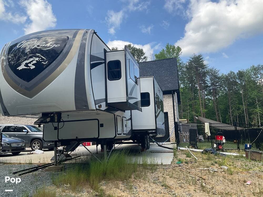 2022 Highland Ridge Open Range 376FBH - Used Fifth Wheel For Sale by Pop RVs in Gastonia, North Carolina features Air Conditioning, Slideout, Awning, Leveling Jacks