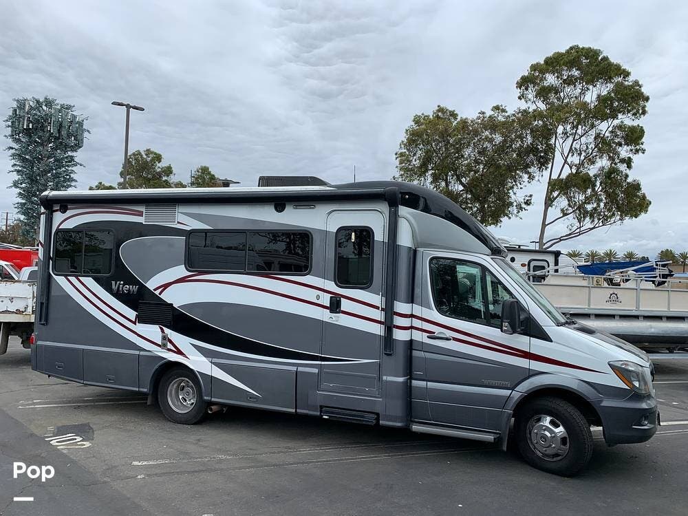 2016 Winnebago View 24G - Used Class C For Sale by Pop RVs in Santa Ana, California features Generator, Air Conditioning, Awning, Slideout
