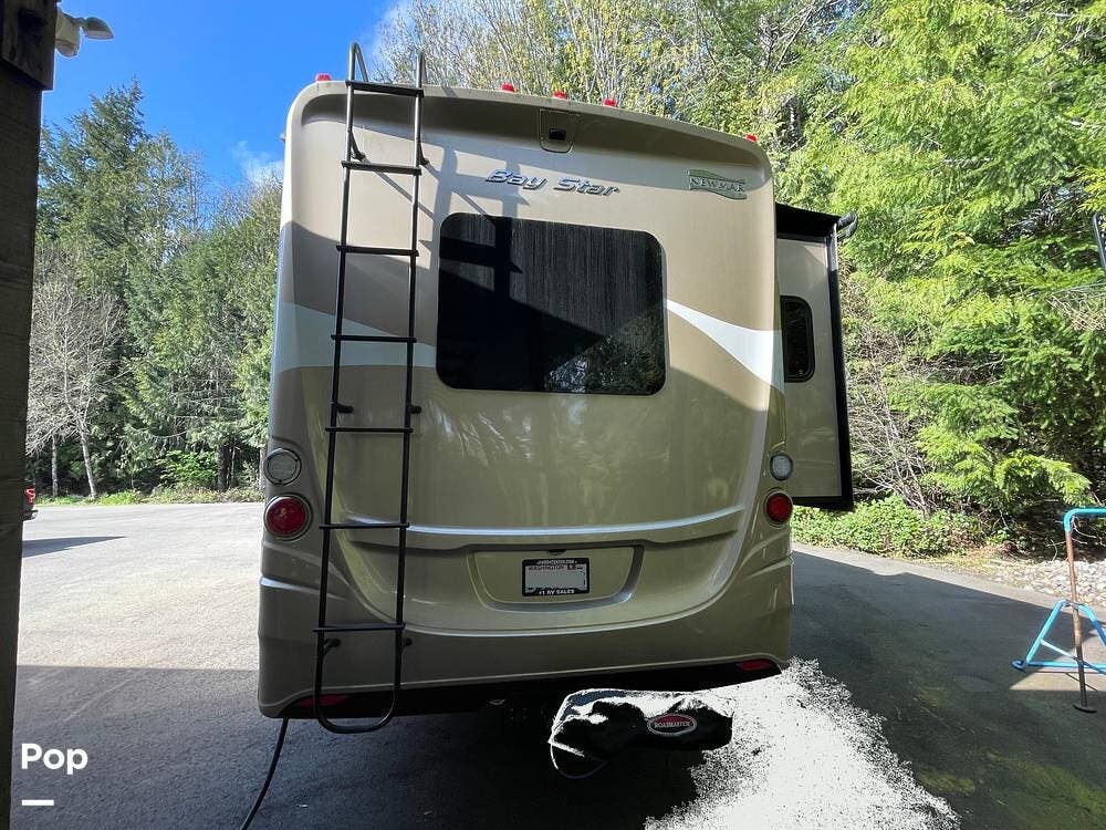 Used 2017 Newmar Bay Star 3113 available in Shelton, Washington