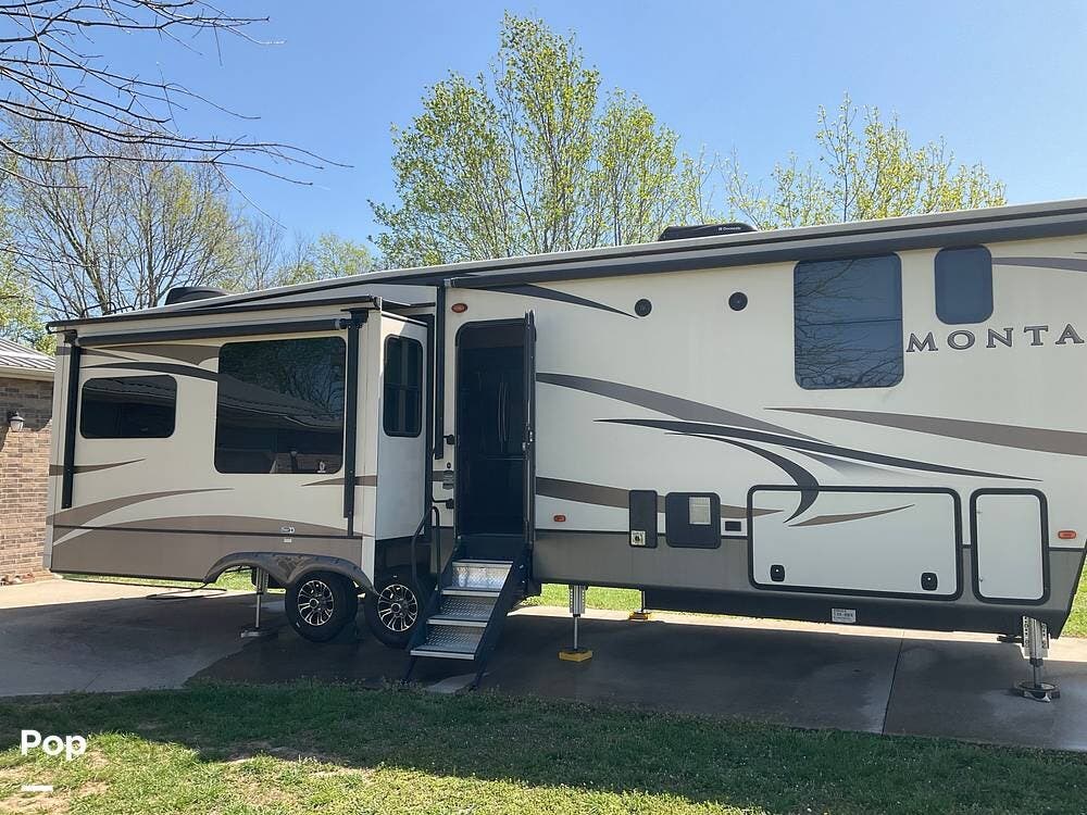 Used 2017 Keystone Montana 3911FB available in Ozark, Missouri