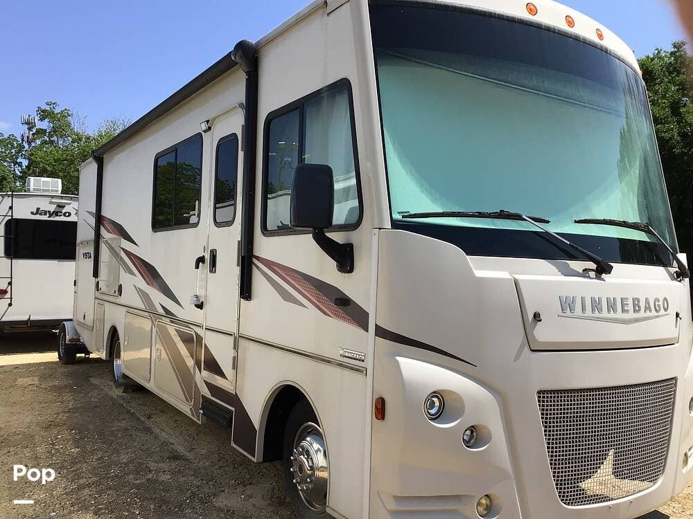 2019 Winnebago Vista 29VE - Used Class A For Sale by Pop RVs in Biloxi, Mississippi features Leveling Jacks, Generator, Awning, Air Conditioning, Slideout