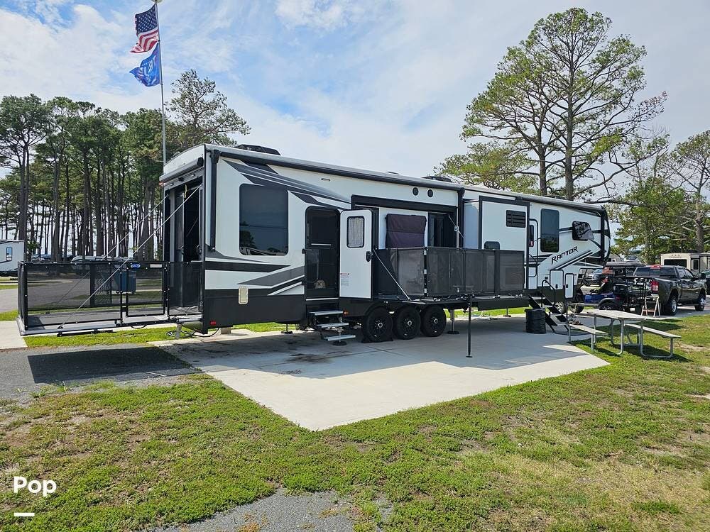 2021 Keystone Raptor 429 - Used Toy Hauler For Sale by Pop RVs in Columbia, New Jersey features Air Conditioning, Leveling Jacks, Awning, Slideout
