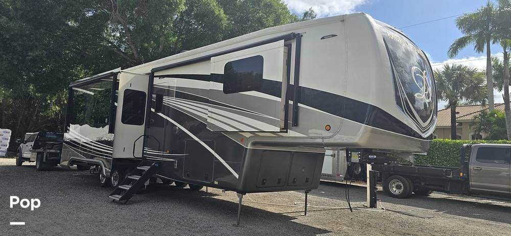 2022 Mobile Suites 43 Manhattan by DRV from Pop RVs in Wellington, Florida