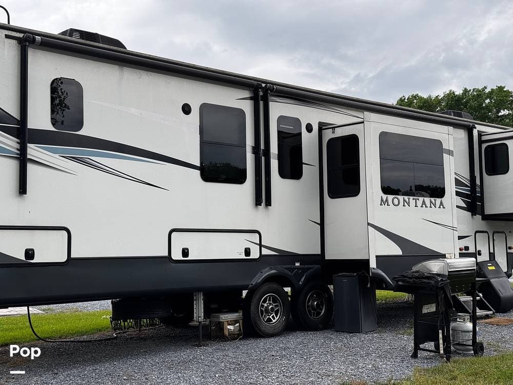 Used 2021 Keystone Montana 3761FL available in Wetumpka, Alabama