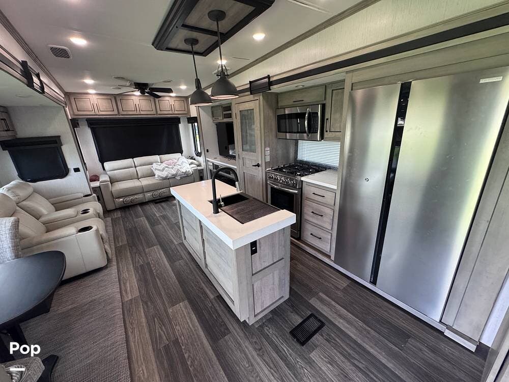 2022 Heartland Big Country 3702FB - Used Fifth Wheel For Sale by Pop RVs in Breaux Bridge, Louisiana features Generator, Slideout, Air Conditioning, Leveling Jacks, Awning