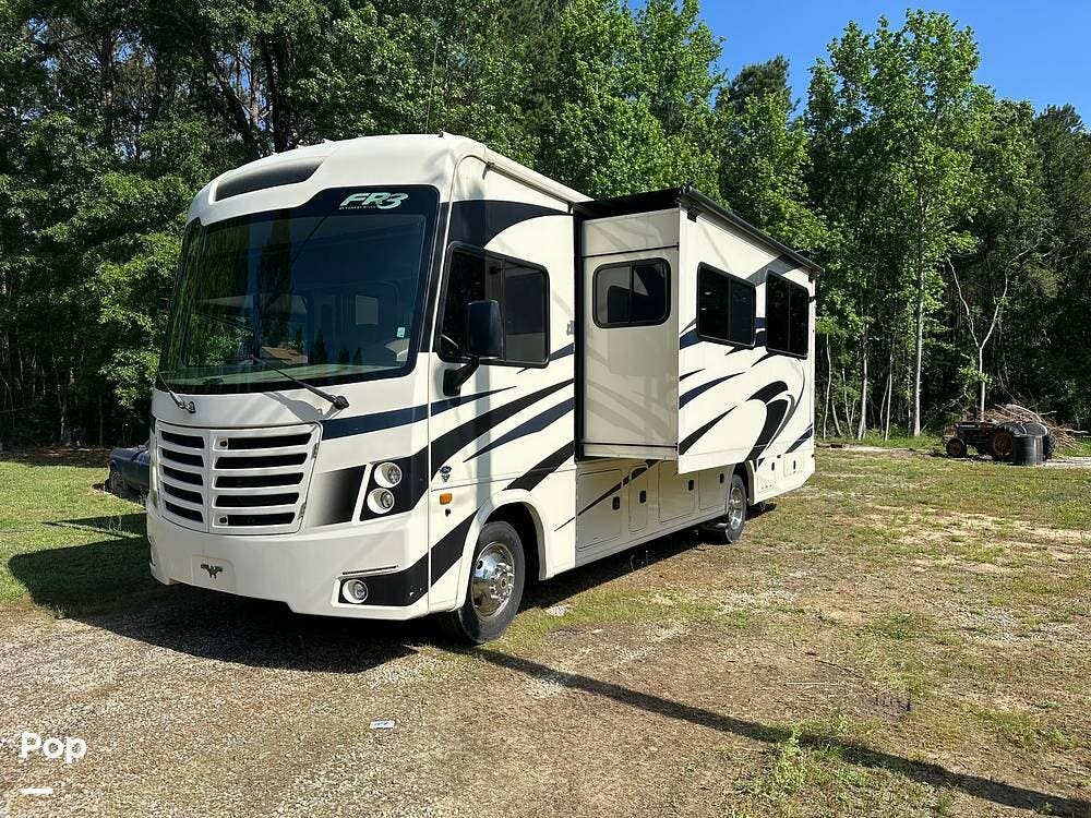 2020 Forest River FR3 30DS - Used Class A For Sale by Pop RVs in Timmonsville, South Carolina features Leveling Jacks, Slideout, Generator, Air Conditioning, Awning