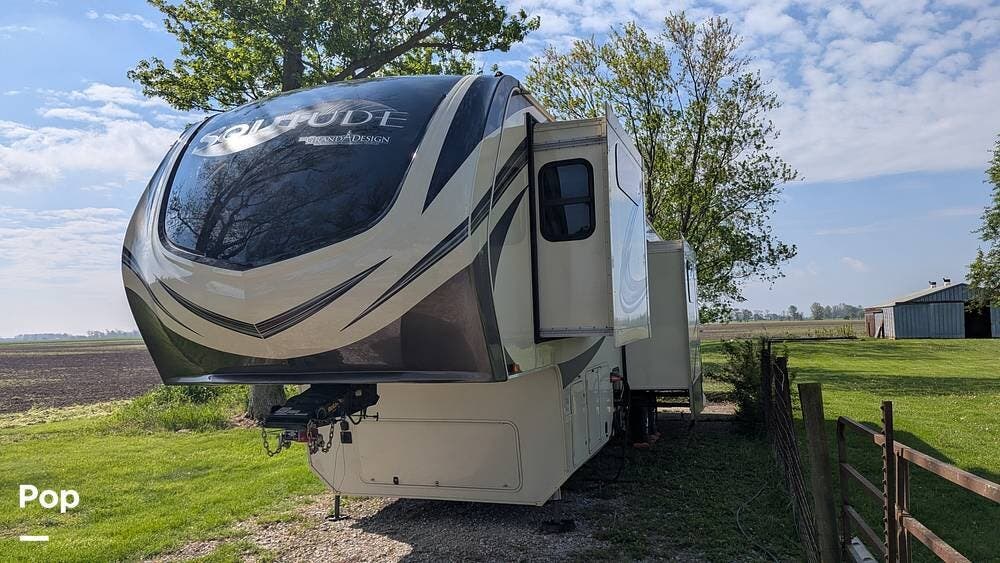 2019 Grand Design Solitude 377MBS - Used Fifth Wheel For Sale by Pop RVs in Jamestown, Indiana features Awning, Air Conditioning, Slideout, Leveling Jacks