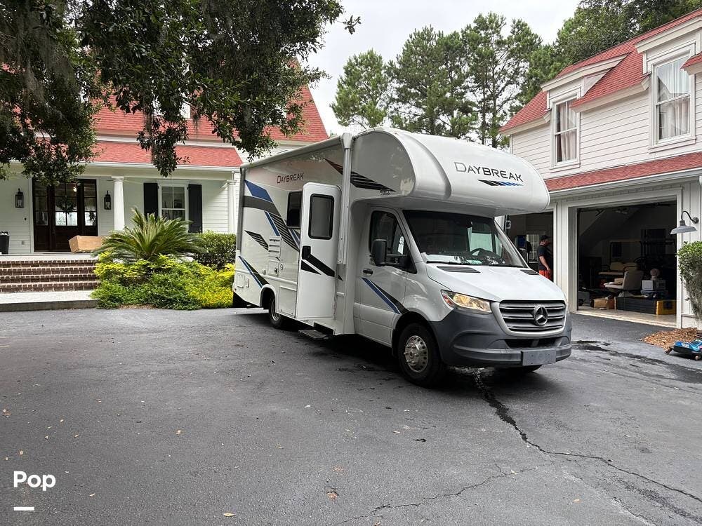 2020 Daybreak 24GO by Thor Motor Coach from Pop RVs in Bluffton, South Carolina