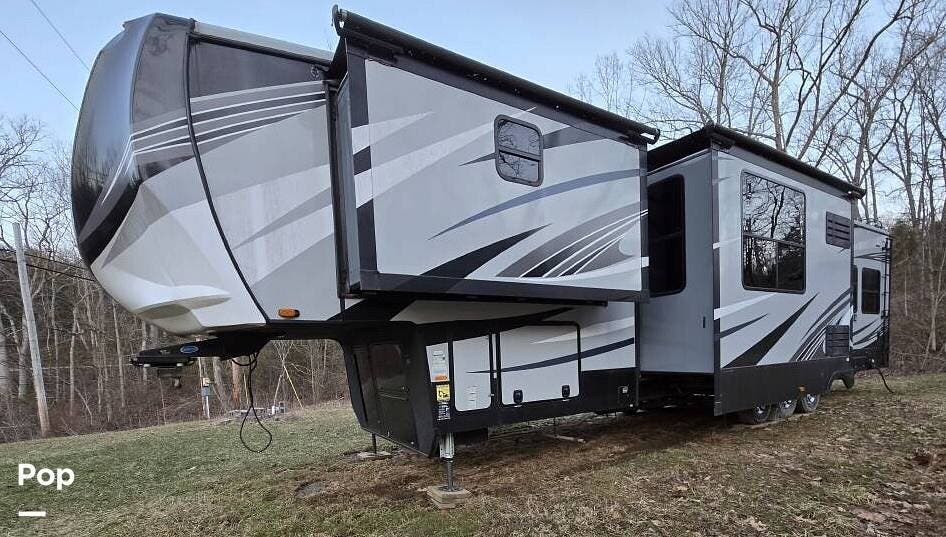 2020 Heartland Cyclone 4115 - Used Toy Hauler For Sale by Pop RVs in Sparta, Kentucky features Slideout, Leveling Jacks, Awning, Generator, Air Conditioning