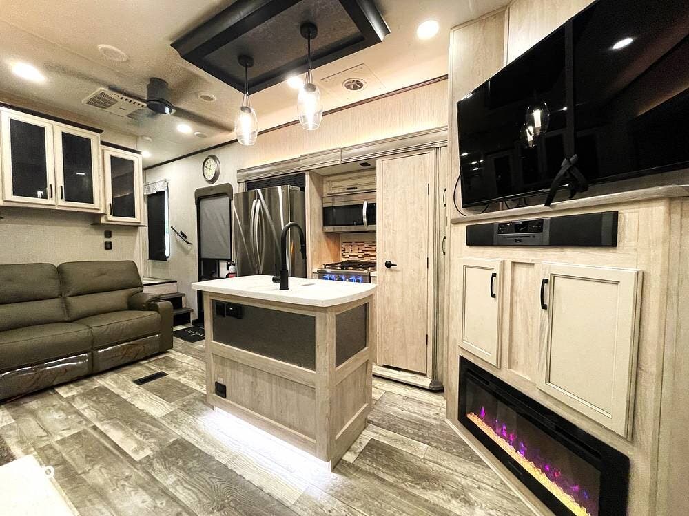 2022 Sandpiper 388BHRD by Forest River from Pop RVs in Mount Vernon, Indiana