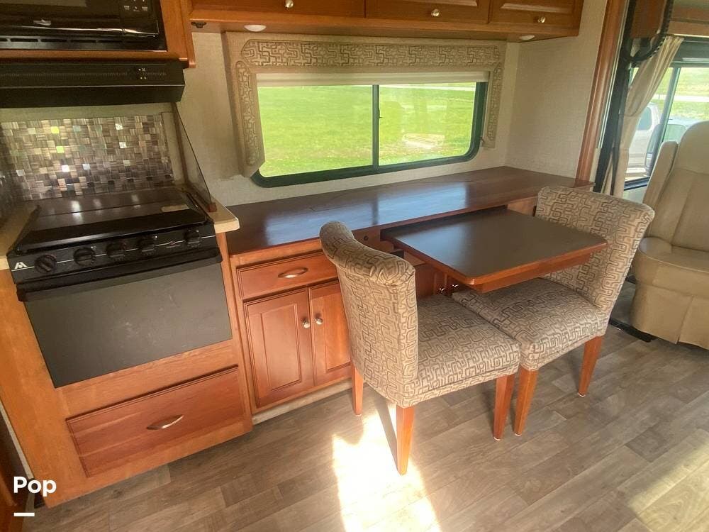 2018 Winnebago Vista LX 30T - Used Class A For Sale by Pop RVs in Marne, Michigan features Slideout, Generator, Leveling Jacks, Awning, Air Conditioning