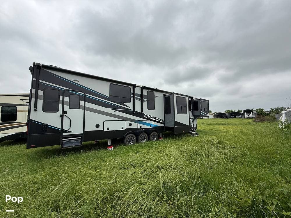 2021 Cyclone 4214 by Heartland from Pop RVs in Pilot Point, Texas
