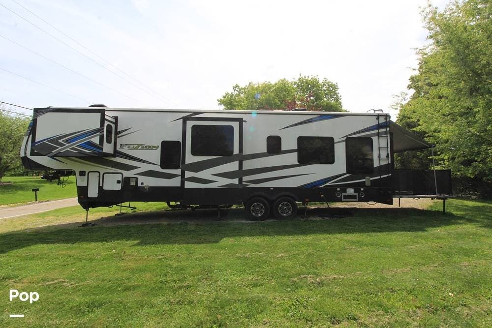 2021 Fuzion 379 by Keystone from Pop RVs in Harrison, Ohio