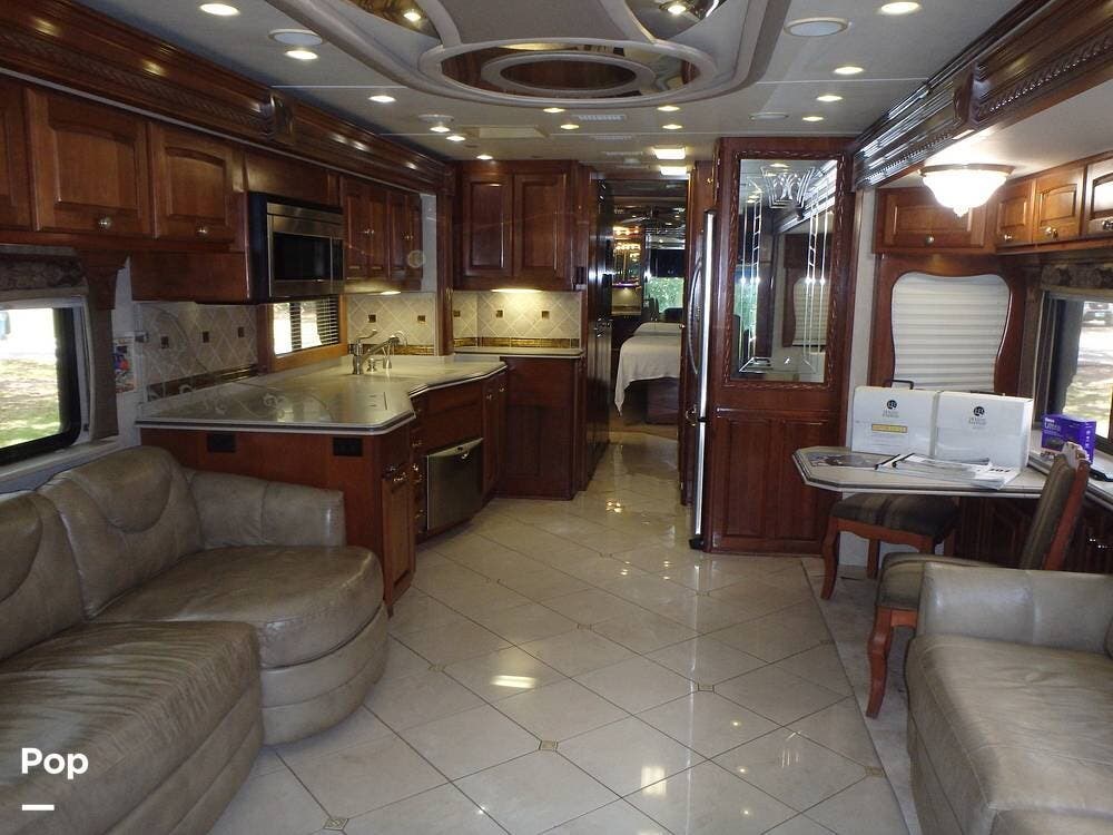 2007 Holiday Rambler Navigator 45PBQ - Used Diesel Pusher For Sale by Pop RVs in Gulf Shores, Alabama features Generator, Leveling Jacks, Awning, Slideout, Air Conditioning