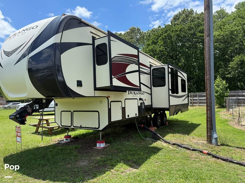 2016 K-Z Durango Gold 355RLT - Used Fifth Wheel For Sale by Pop RVs in Henderson, Texas features Air Conditioning, Slideout, Awning, Leveling Jacks