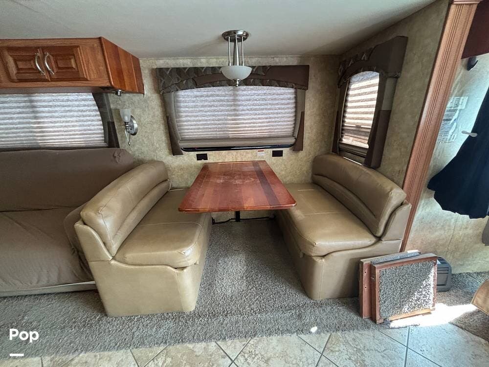 Used 2009 Sportscoach Pathfinder 405FK available in Lenhartsville, Pennsylvania