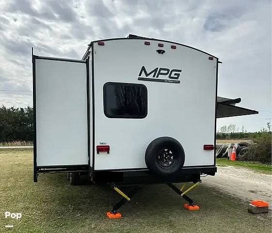 2022 MPG Ultra Lite 3100BH by Cruiser RV from Pop RVs in Walstonburg, North Carolina