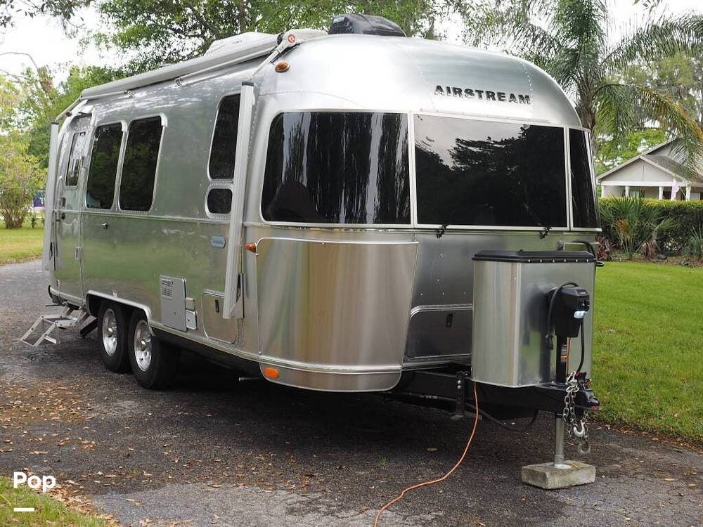 2020 Globetrotter 23FB TWIN by Airstream from Pop RVs in Casselberry, Florida