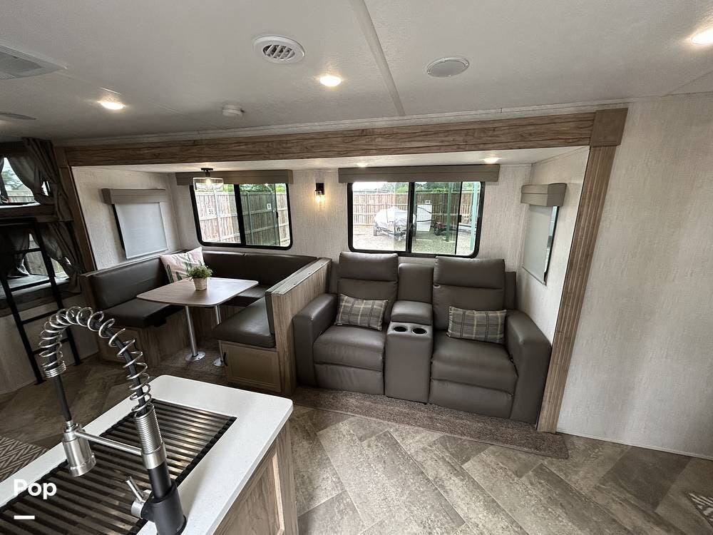 2023 Palomino Solaire 294DBHS - Used Travel Trailer For Sale by Pop RVs in Argyle, Texas features Awning, Air Conditioning, Slideout, Leveling Jacks