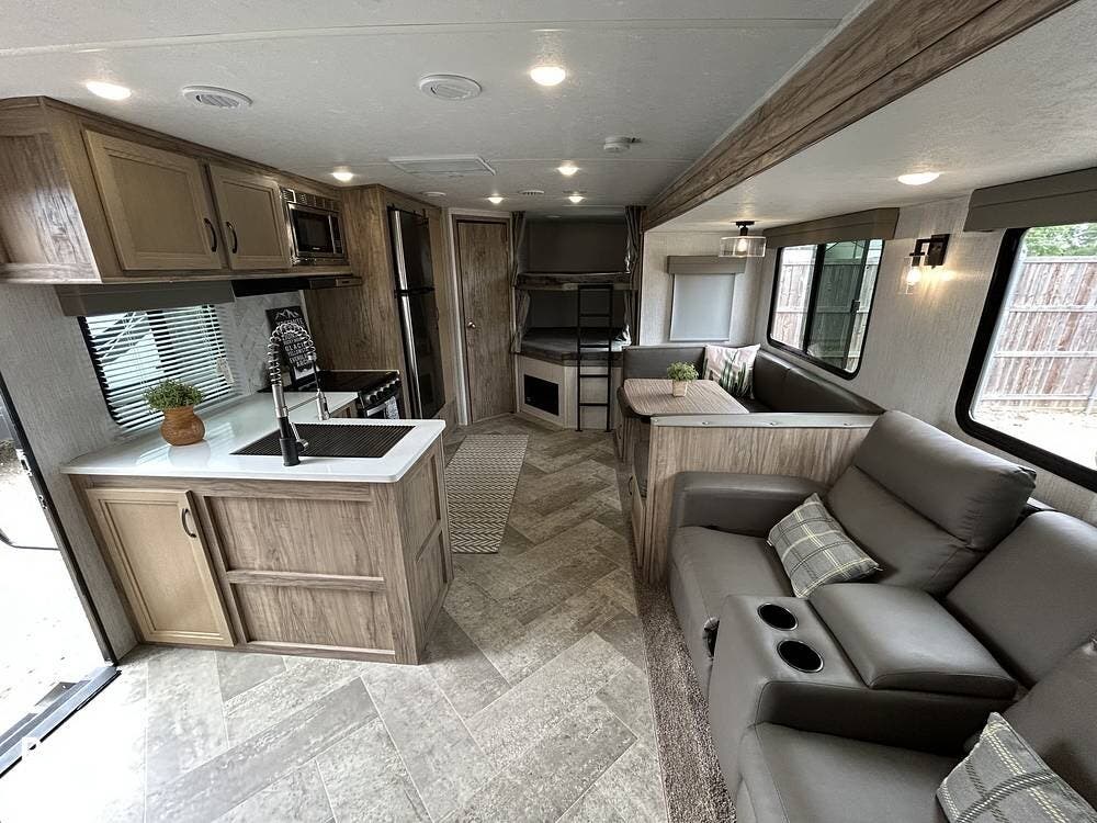 Used 2023 Palomino Solaire 294DBHS available in Argyle, Texas