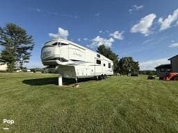 2022 Forest River Columbus 378MBC - Used Fifth Wheel For Sale by Pop RVs in Forest Hill, Maryland features Air Conditioning, Awning, Slideout, Leveling Jacks
