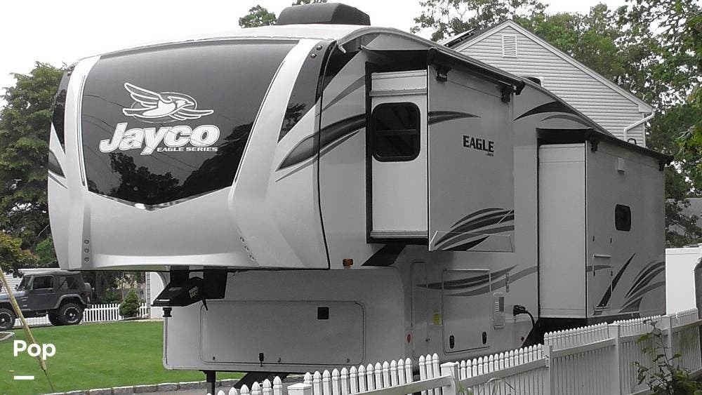 2022 Jayco Eagle 321RSTS - Used Fifth Wheel For Sale by Pop RVs in Pine Beach, New Jersey features Awning, Air Conditioning, Leveling Jacks, Slideout