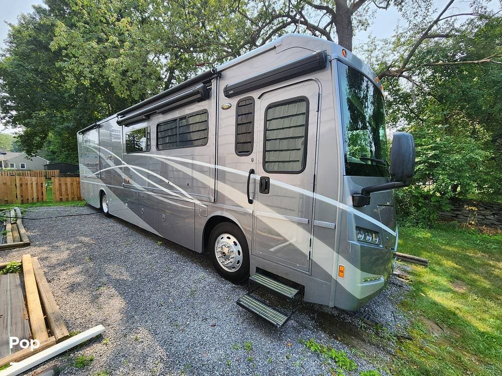 2018 Winnebago Forza 36G - Used Diesel Pusher For Sale by Pop RVs in Manlius, New York features Slideout, Leveling Jacks, Generator, Awning, Air Conditioning