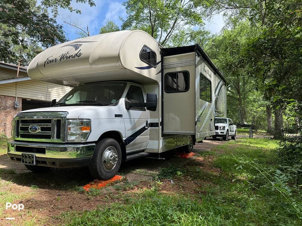 2018 Thor Motor Coach Four Winds 24F - Used Class C For Sale by Pop RVs in Minden, Louisiana features Slideout, Generator, Leveling Jacks, Air Conditioning, Awning