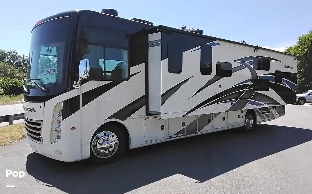 2022 Thor Motor Coach Hurricane 34J - Used Class A For Sale by Pop RVs in Peabody, Massachusetts features Generator, Awning, Slideout, Air Conditioning