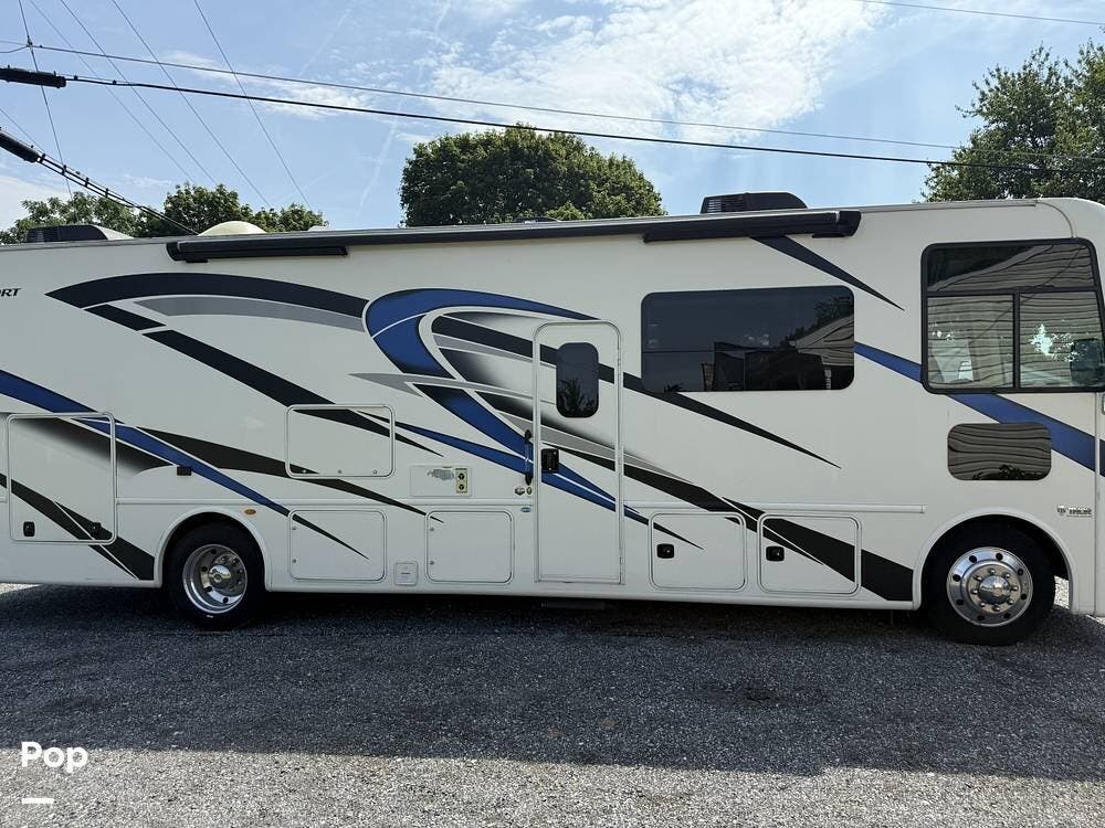 2023 Thor Motor Coach Windsport 34J - Used Class A For Sale by Pop RVs in Westminster, Maryland features Air Conditioning, Leveling Jacks, Generator, Awning, Slideout