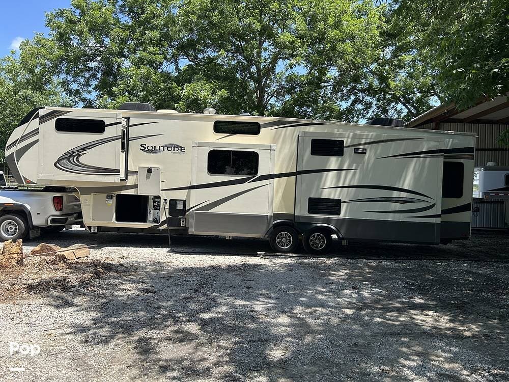 2019 Grand Design Solitude 377MBS - Used Fifth Wheel For Sale by Pop RVs in Weatherford, Texas features Air Conditioning, Slideout, Leveling Jacks, Awning