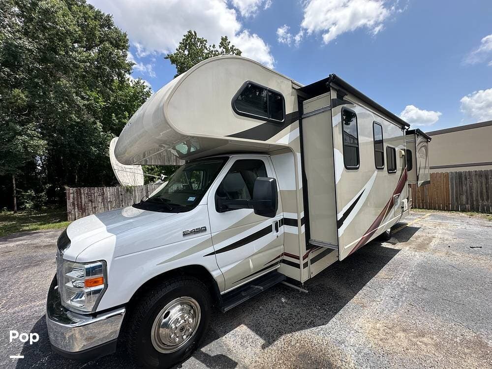 2016 Chateau 29G by Thor Motor Coach from Pop RVs in Willis, Texas